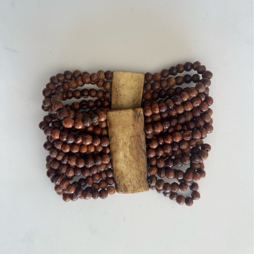 Wooden Beaded Bracelet with Natural Accent